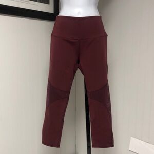 Women’s alo Yoga Crop Leggings Size M
